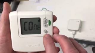 How to rebind a Honeywell DTS92E Thermostat amp BDR91 Relay Box [upl. by Stalder405]